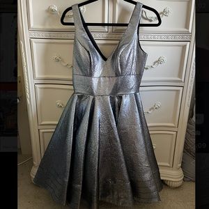 Ieena by Mac Duggal V-Neck Sleeveless A-Line Dress Size 4